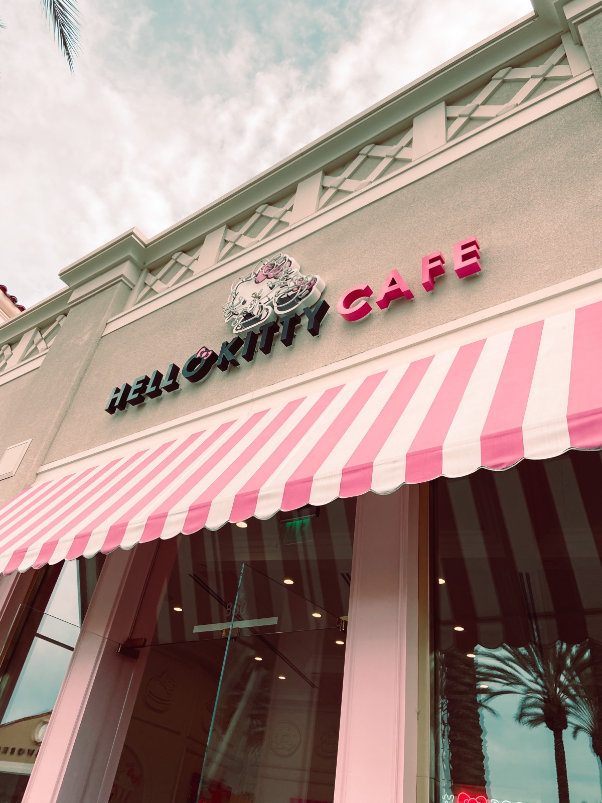 Hello Kitty Cafe&nbsp;Craze!